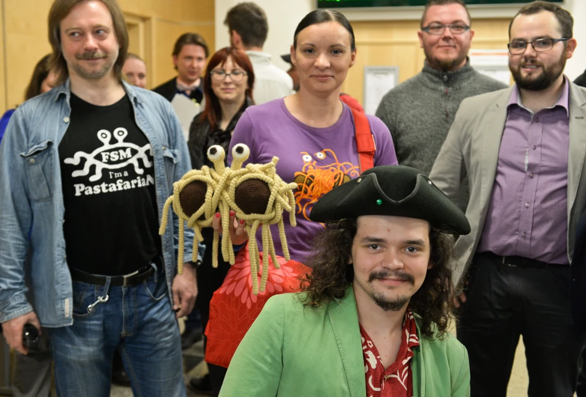 Organizacja Kościoła latającego potwora spaghetti (Klps) opublikowała uzasadnienie wyroku sądu, który uchylił decyzję resortu administracji o odmowie wpisania Klps do rejestru wyznań. Teraz Ministerstwo Administrachu i Cyfryzacji  może wnieść skargę kasacyjną do NSA. 