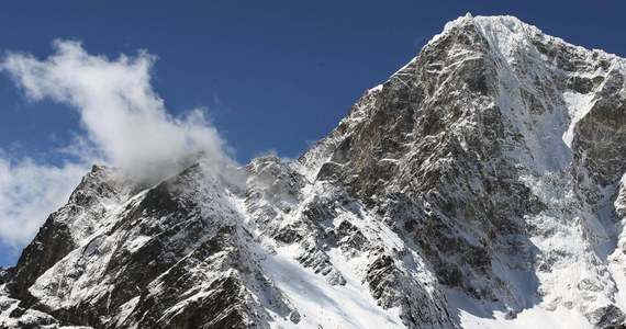 Andrzej Bargiel zjazdem na nartach z Mount Everestu (8848 m) chciałby uczcić 100-lecie odzyskania przez Polskę niepodległości. Projekt Polskie Himalaje 2018 poza wyprawą na najwyższą górę Ziemi, obejmuje też supermaraton w Katmandu i trekking do bazy pod Everestem.