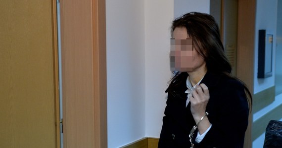 Izabella Ch., która w grudniu 2013 roku wjechała autem do przejścia podziemnego, trafiła do zamkniętego zakładu psychiatrycznego. Kobietę - w jednym z salonów kosmetycznych w centrum stolicy - zatrzymali policjanci.