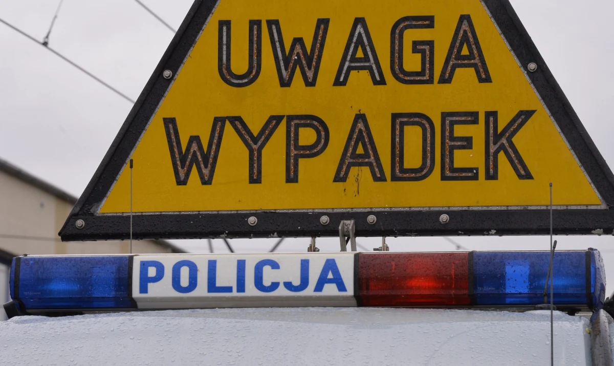 Tragiczny wypadek w Rajczy koło Żywca w Śląskiem. Bus wjechał tam w grupę rowerzystów. Zginęła 42-letnia kobieta i jej 7-letnia córka. 
