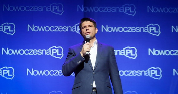 Ekonomista Ryszard Petru, były doradca Leszka Balcerowicza, otworzył w Warszawie kongres założycielski Stowarzyszenia NowoczesnaPL. „Musimy dać szansę młodym ludziom" – mówił. "Chcemy lepszego państwa dzięki energii i zaangażowaniu obywateli” - dodał. Zapewnił, że budowany przez niego ruch to inicjatywa oddolna, obywatelska, naturalna i dostrzega potrzebę jego powołania.