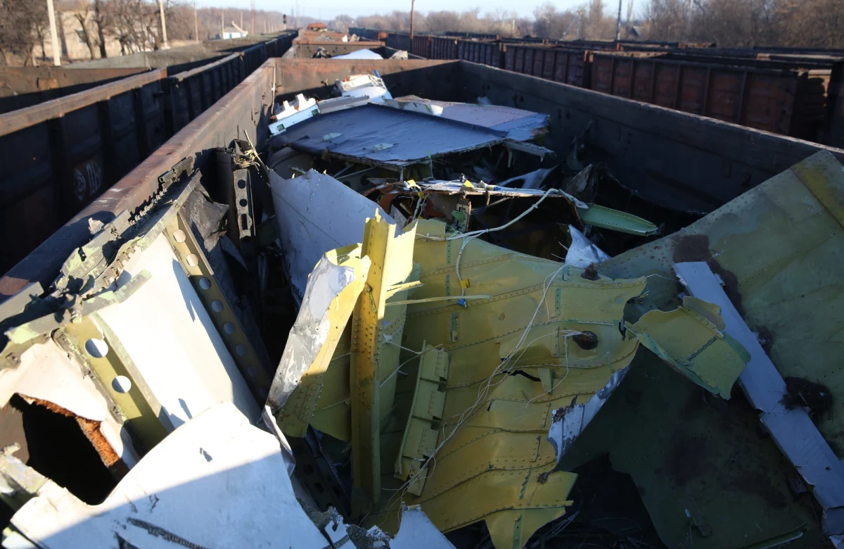 Brytyjski portal Bellingcat twierdzi w zamieszczonym online raporcie, że Rosjanie sfałszowali zdjęcia satelitarne dotyczące katastrofy Boeinga 777. Mają one rzekomo udowodnić, iż winę za zestrzelenie 17 lipca ub.r. samolotu Malaysia Airlines pociskiem rakietowym ponosi Kijów.