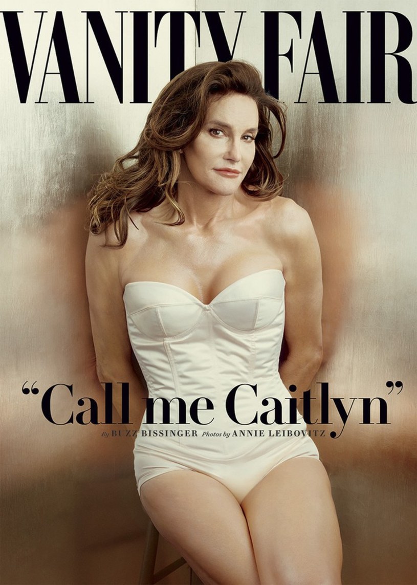Okładka z Caitlyn Jenner w magazynie "Vanity Fair" podbiła sieć. Zmiana płci przez byłego olimpijczyka jest obecnie najczęściej komentowanym wątkiem przez internautów. Do dyskusji włączyli się również artyści. 