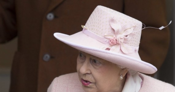 BBC rumieni się ze wstydu, a Pałac Buckingham uspokaja Brytyjczyków. Jedna z dziennikarek pracujących w korporacji przez pomyłkę umieściła na Twitterze informację o śmierci królowej Elżbiety II. 