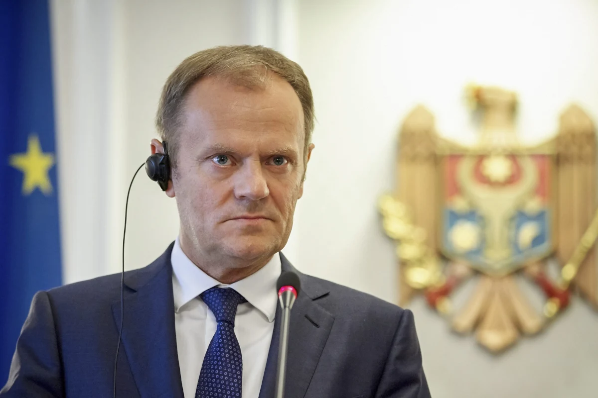 Europejski Rzecznik Praw Obywatelskich bada, czy skarga europosła PiS Ryszarda Legutki na przewodniczącego Rady Europejskiej Donalda Tuska nadaje się do rozpatrzenia przez tę instytucję. Z kolei rzecznik szefa RE ocenia, że skarga "wydaje się umotywowana politycznie". W środę w Kontrwywiadzie RMF FM Paweł Graś skomentował działania PiS-u jako "wywołujące uśmiech na twarzach".