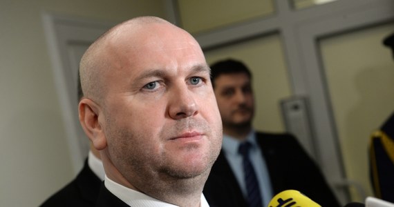 Paweł Wojtunik, szef Centralnego Biura Antykorupcyjnego, zawiadomił premier Ewę Kopacz o "próbach destabilizacji pracy i obniżenia skuteczności funkcjonowania Biura" przez posła Jana Burego – pisze portal tvn24.p. Wojtunik zarzuca szefowi klubu parlamentarnego PSL, że publikując na swojej stronie anonimy o działaniach CBA, sprowadza "realne zagrożenie na funkcjonariuszy" - wynika z treści oficjalnego listu, do którego dotarł portal tvn24.pl. 