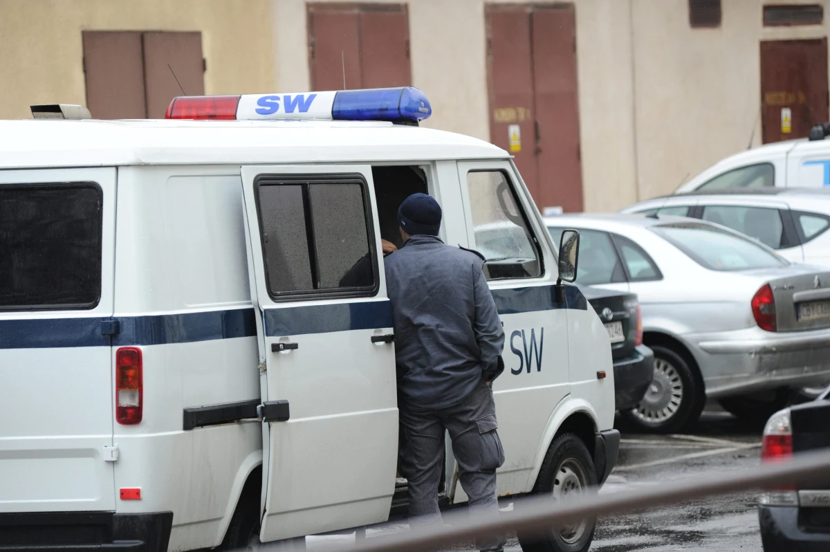 Osiem osób zostało rannych w wypadku samochodu Służby Więziennej we Wrocławiu. Informację o tym zdarzeniu dostaliśmy na Gorącą Linię RMF FM.