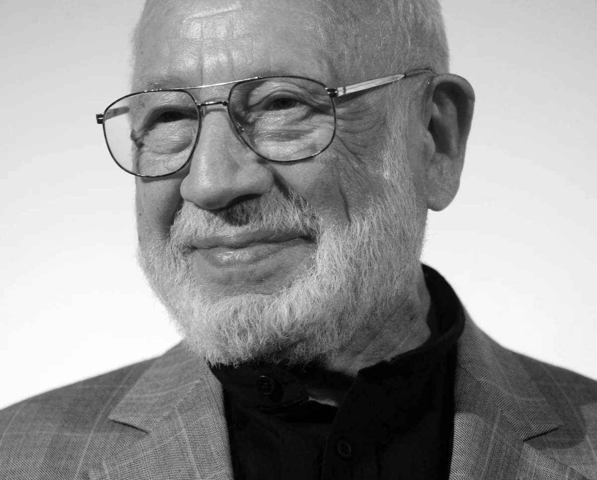 W wieku 78 lat w Moguncji (Niemcy) zmarł Kurt Weber, operator filmowy uważany za jednego z twórców polskiej szkoły filmowej, autor zdjęć do takich filmów jak: "Baza ludzi umarłych" i  "Salto". O śmierci operatora poinformował jego bratanek.