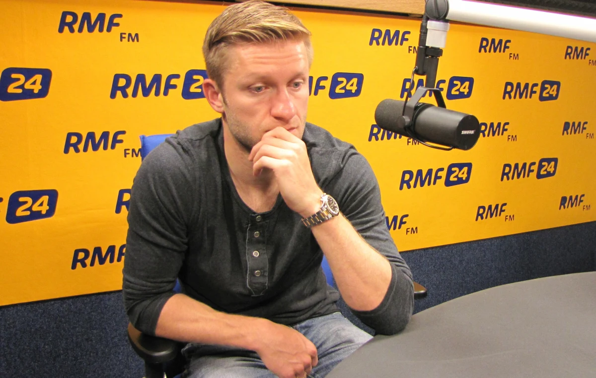 "Dla mnie gra w reprezentacji to jest to, o czym najmłodszy chłopak marzy i ja też miałem takie marzenia. Każdy mecz z orzełkiem na piersi jest dla mnie czymś wyjątkowym" - mówi Gość Krzysztofa Ziemca w RMF FM Kuba Błaszczykowski. Pytany o to, czy ma żal do trenera i Roberta Lewandowskiego z powodu straty opaski kapitana, odpowiada: "Nie". "Rozmawiałem z trenerem na ten temat i pewnie jeszcze będziemy rozmawiać, bo nie wszystko zostało wyjaśnione. Dobro reprezentacji jest najważniejsze, a nie jakieś nasze indywidualne cele" - ocenia Błaszczykowski. Forma? "Z formą to jest zawsze tak, ja się śmieję, że forma to jest do ciasta" - mówi piłkarz. Dodaje, że wszystko jest w porządku. Pytany o mecz Polska-Gruzja odpowiada: "Na pewno my jesteśmy w tym meczu faworytem, mamy lepszą drużynę, ale to wszystko trzeba jeszcze udowodnić na boisku".