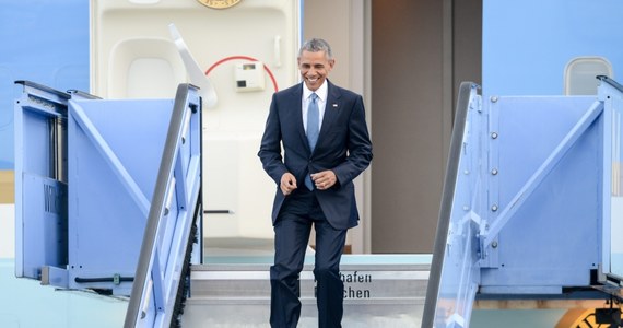 Prezydent USA Barack Obama nad ranem w niedzielę przyleciał do Bawarii na szczyt G7. Samolot Air Force One wylądował na lotnisku w Monachium.  Jeszcze przed rozpoczęciem szczytu Obama spotka się z kanclerz Niemiec Angelą Merkel.