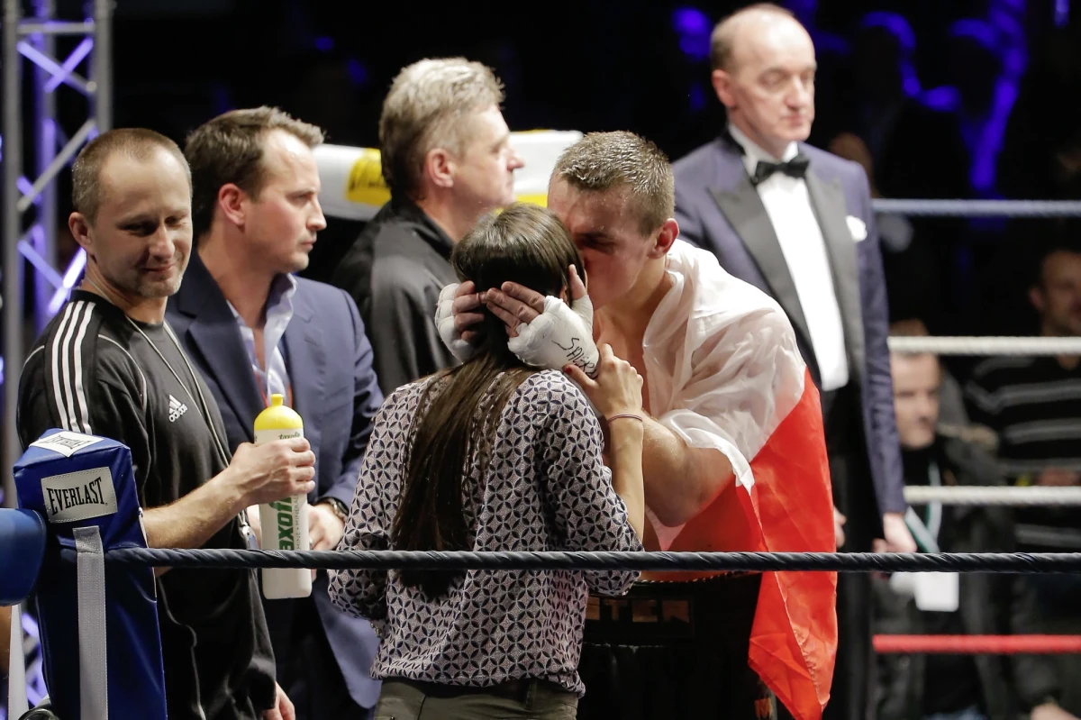 Były mistrz Europy w wadze junior ciężkiej Mateusz Masternak przegrał po kontrowersyjnym werdykcie walkę w RPA z bokserem gospodarzy Johnnym Mullerem. Polak miał dwukrotnie rywala na deskach, a mimo to uległ niejednogłośnie na punkty.