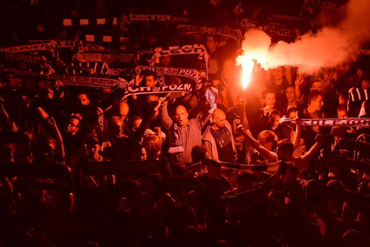 Lech Poznań po raz siódmy w historii został mistrzem kraju. Mistrzostwo świętowało w Poznaniu na Placu Mickiewicza ponad 30 tysięcy kibiców. Tuż przed godziną 23 dołączyli do nich również piłkarze.