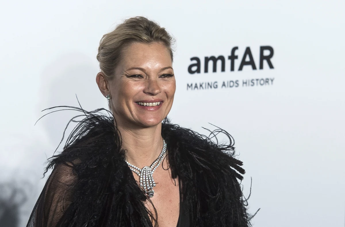 Supermodelka Kate Moss w asyście policji została wyprowadzona z samolotu. Powodem wezwania służb było uciążliwe zachowywanie się słynnej pasażerki w trakcie lotu powrotnego z Turcji do Wielkiej Brytanii.