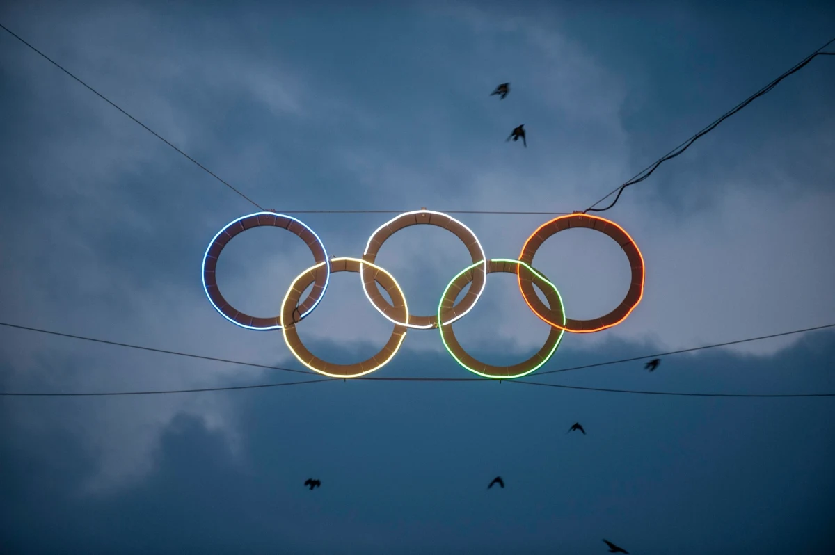 Międzynarodowy Komitet Olimpijski (MKOl) zatwierdził wprowadzenie czterech nowych konkurencji do programu zimowych igrzysk w południowokoreańskim Pyeongchang w 2018 roku. Chodzi o big air w snowboardzie, łyżwiarski wyścig ze startu wspólnego, konkurs drużyn mieszanych (mikstów) w curlingu oraz zawody drużynowe w narciarstwie alpejskim.