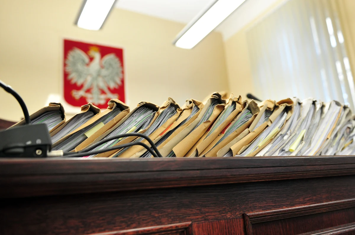 "To szokujące. To pogarda dla prawa" - tak w ostrych słowach wyciek ze śledztwa w sprawie afery podsłuchowej komentuje dla RMF FM Przewodniczący Krajowej Rady Prokuratury Edward Zalewski. Od wczoraj na jednym z portali społecznościowych są publikowane zdjęcia ponad 2 i pół tysiąca stron materiałów z tego postępowania.