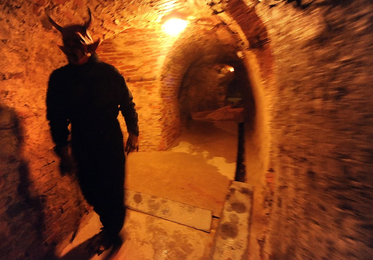 Małżeństwo z rosyjskiego Permu swojemu drugiemu synowi nada imię Lestat. Chłopiec przyjdzie na świat w październiku. Ich pierworodny - Lucyfer - ma już blisko rok.