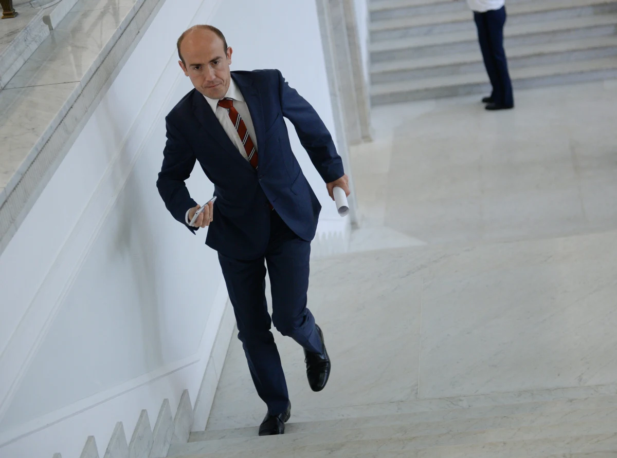 Zbigniew Stonoga zapowiada, że na swoim profilu na Facebooku upubliczni wszystkie tomy akt z afery podsłuchowej. Koordynator służb specjalnych mówi: "To dewastowanie podstawowego systemu funkcjonowania instytucji". Dlaczego wypłynęły akta sprawy? Kto i jaką poniesie za to odpowiedzialność? W środę gościem Konrada Piaseckiego w Kontrwywiadzie RMF FM będzie minister sprawiedliwości Borys Budka.