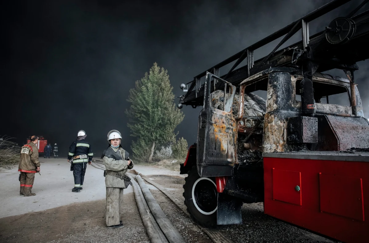 Rośnie liczba ofiar śmiertelnych trwającego od poniedziałku pożaru bazy paliwowej w okolicach Wasylkowa na południe od stolicy Ukrainy - Kijowa. Jak podała ukraińska milicja, zginęły tam cztery osoby, w tym trzech strażaków. Do szpitali trafiło 12 osób.