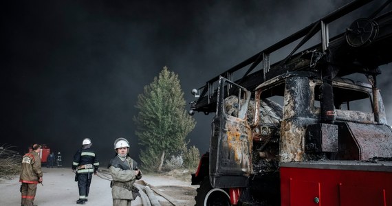 Rośnie liczba ofiar śmiertelnych trwającego od poniedziałku pożaru bazy paliwowej w okolicach Wasylkowa na południe od stolicy Ukrainy - Kijowa. Jak podała ukraińska milicja, zginęły tam cztery osoby, w tym trzech strażaków. Do szpitali trafiło 12 osób.