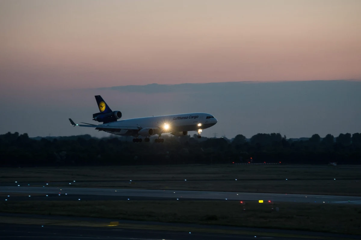 Z Francji do Niemiec przewieziono szczątki 44 z 72 niemieckich ofiar katastrofy Airbusa A320 linii Germanwings. Maszyna rozbiła się w marcu we francuskich Alpach. Szczątki przetransportowano na pokładzie specjalnego samolotu Lufthansy.