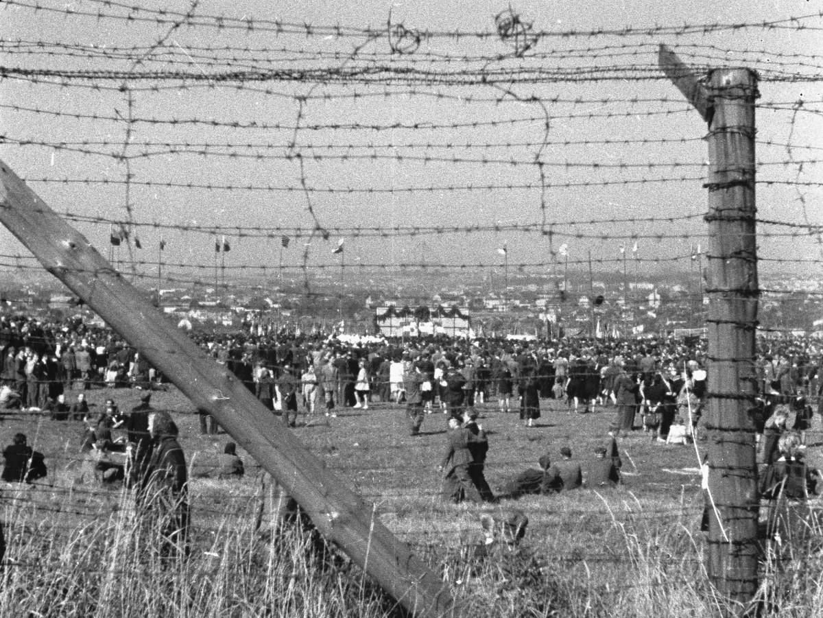 Ta rozgłośnia to był ewenement w dziejach wszystkich hitlerowskich obozów koncentracyjnych. Historię Radia Majdanek przypominają dziś Państwowe Muzeum na Majdanku oraz Dzielnicowy Dom Kultury Bronowice. 