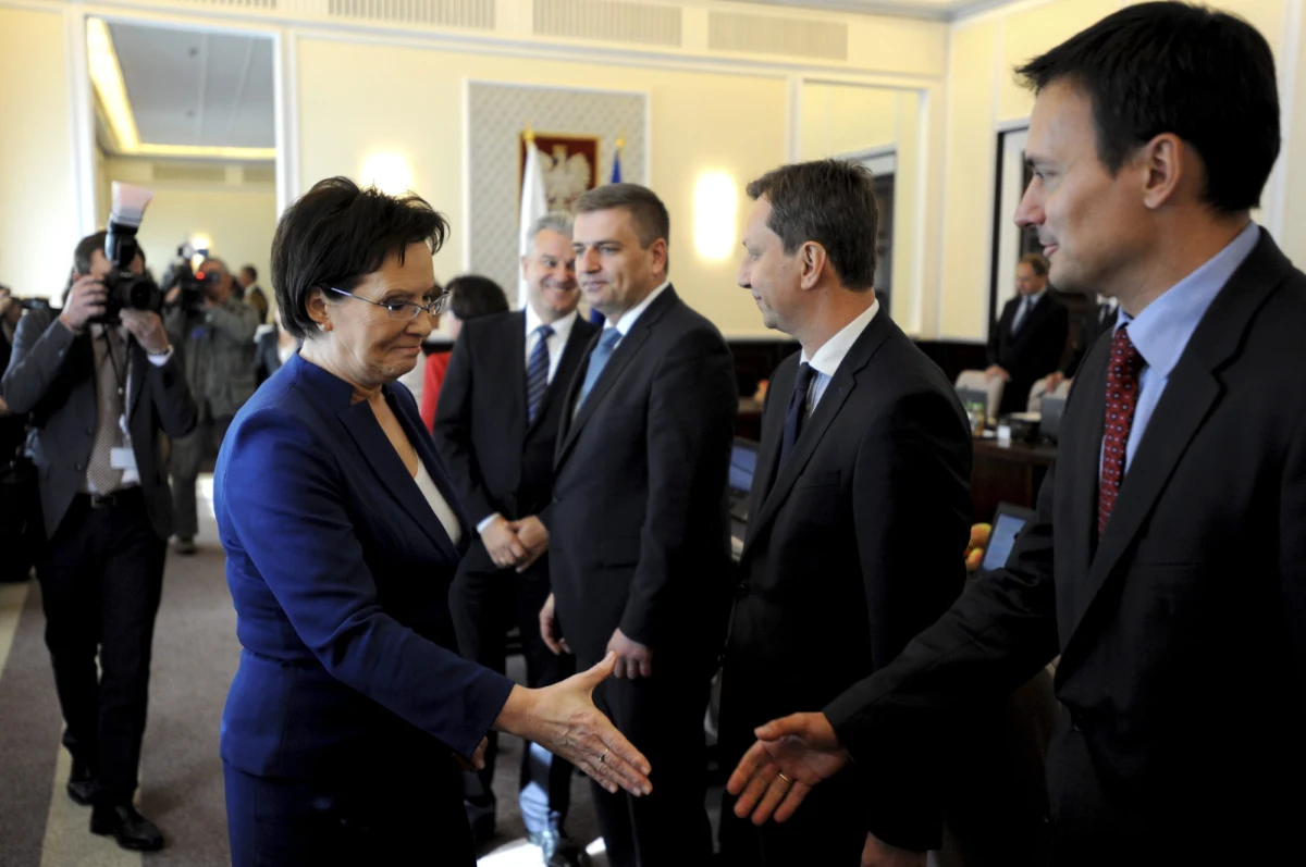 Minister Jacek Cichocki złożył rezygnację z funkcji koordynatora służb specjalnych. Pozostaje szefem Kancelarii Prezesa Rady Ministrów - poinformowało Centrum Informacyjne Rządu.