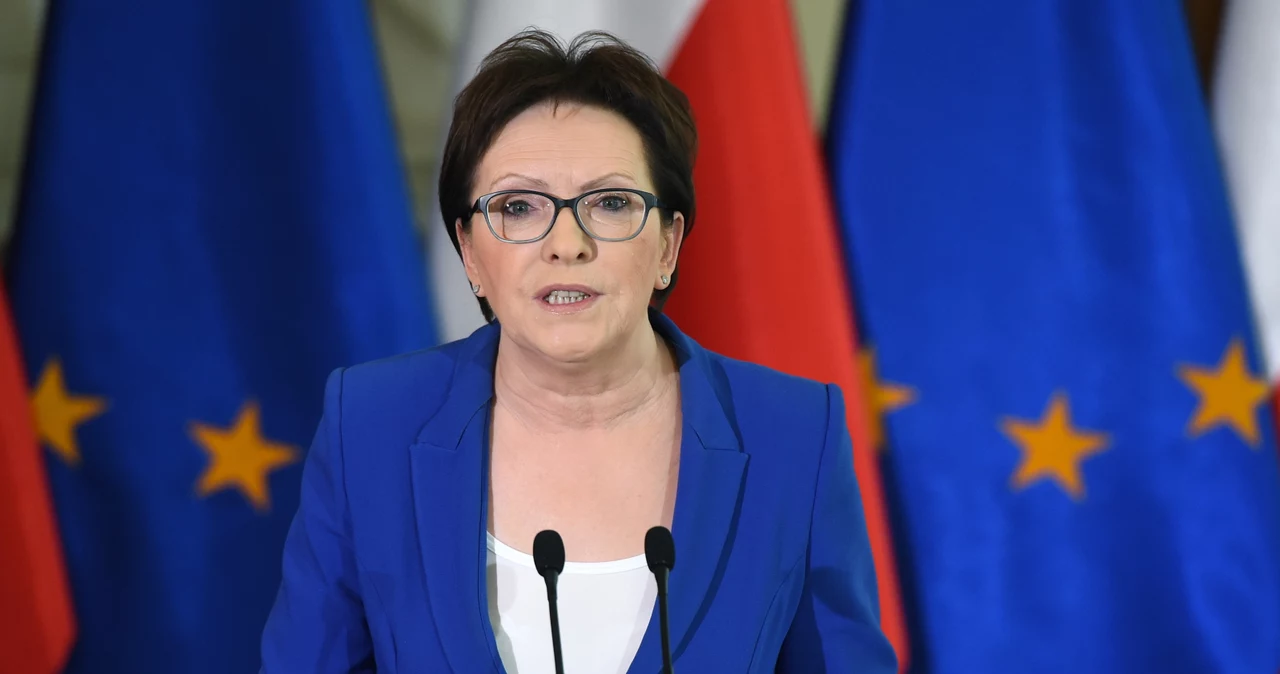 Premier Ewa Kopacz podczas konferencji, na które ogłosiła dymisje ministrów i rezygnację marszałka Sikorskiego