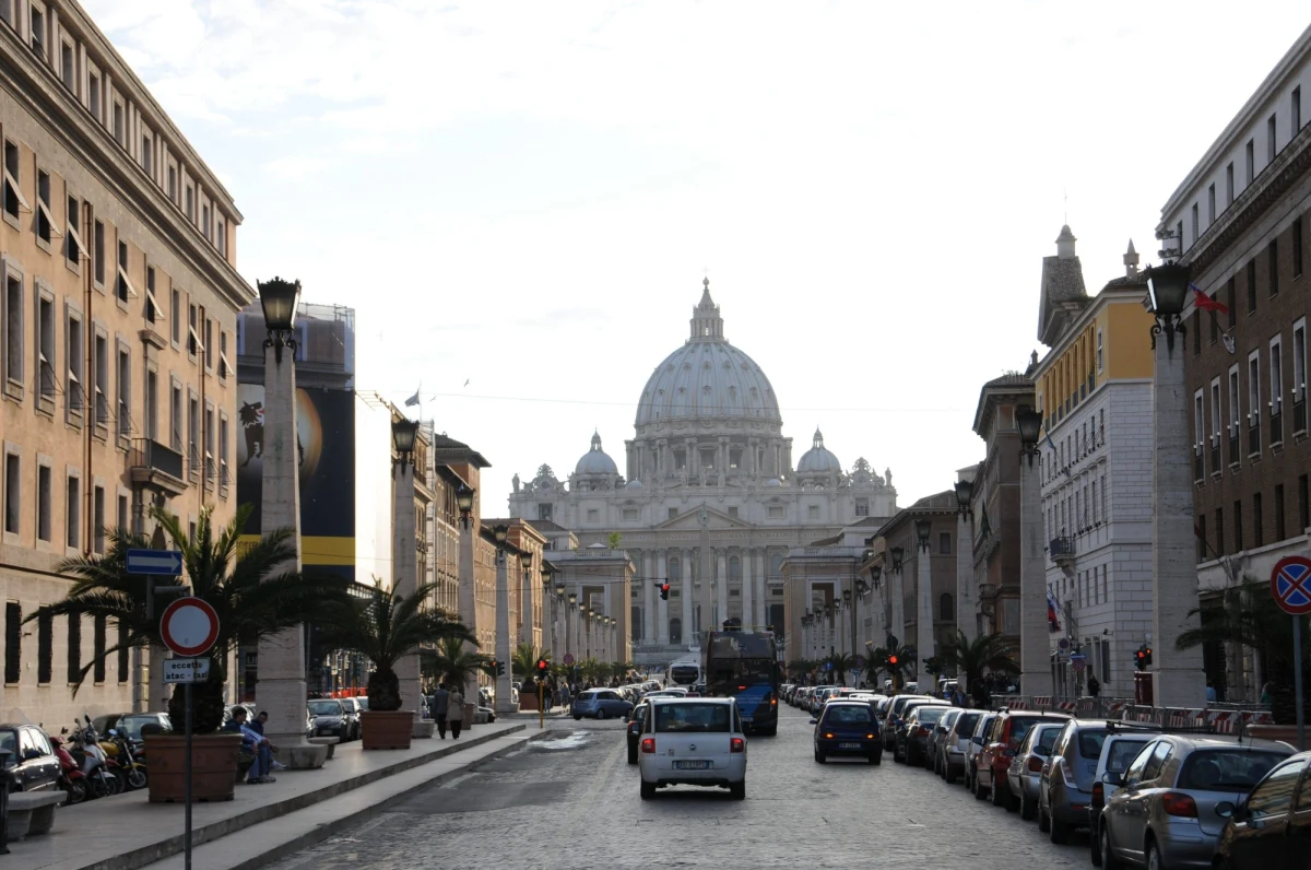 Osobny wydział sądowy do orzekania w sprawach biskupów odpowiedzialnych za skandal pedofilii - jego tuszowanie i brak prewencji - powstaje w Watykanie - poinformowano po spotkaniu papieża Franciszka z Radą Kardynałów. To pierwszy taki trybunał w historii.