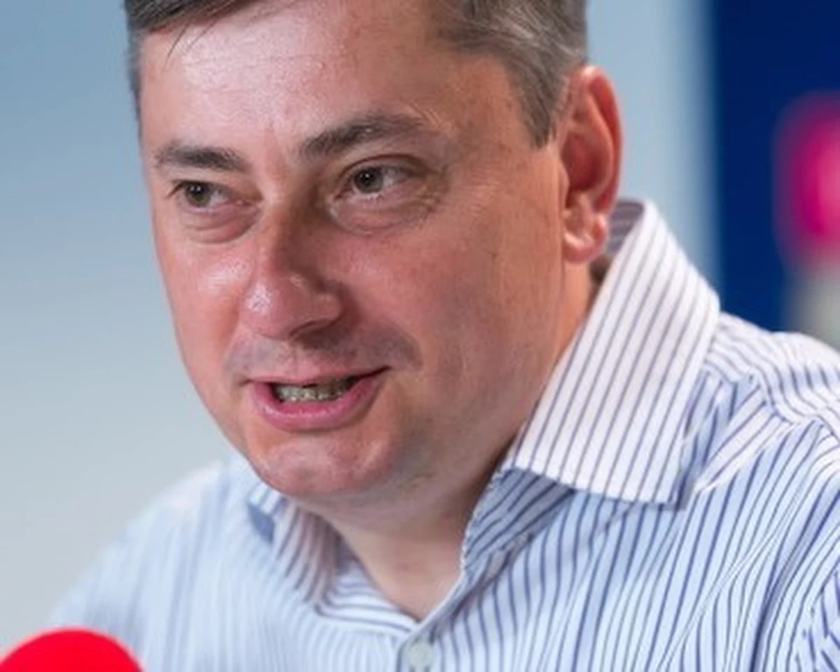 "Jeśli potrafiliśmy mimo przeciwności poradzić sobie w lidze, to mam nadzieję, że będziemy równie zajadle i z determinacją bić się w europejskich pucharach i może tu też jakąś niespodziankę sprawimy" - mówi w rozmowie z RMF FM trener Lecha Poznań Maciej Skorża. Pytany o to, czy zastanawia się, z kim Lech może zagrać w eliminacjach Ligi Mistrzów, Skorża odpowiada: "Nie mamy na to wpływu, więc szkoda tracić czas na dywagacje".