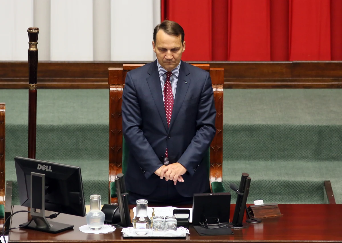 Po niedzieli mają być znane nazwiska nowych ministrów i kandydata na marszałka Sejmu. Do tego czasu trwać będą spekulacje. Na giełdzie nazwisk co rusz pojawiają się jakieś nazwiska, to znikają. Dlatego proponujemy Wam – weźcie udział w naszej sondzie i wskażcie swojego kandydata. 