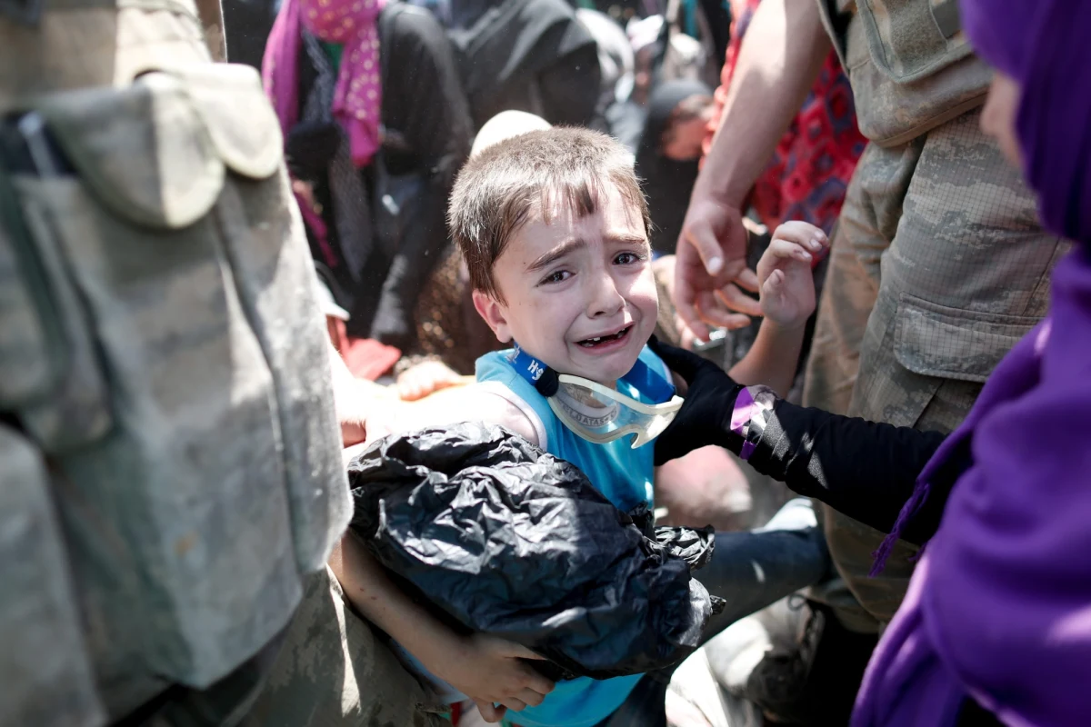 Dramatyczna sytuacja we Włoszech. Setki imigrantów, przybyłych drogą morską, koczują na dworcach kolejowych w Rzymie i Mediolanie. Policja podejmuje próby likwidacji biwaków.