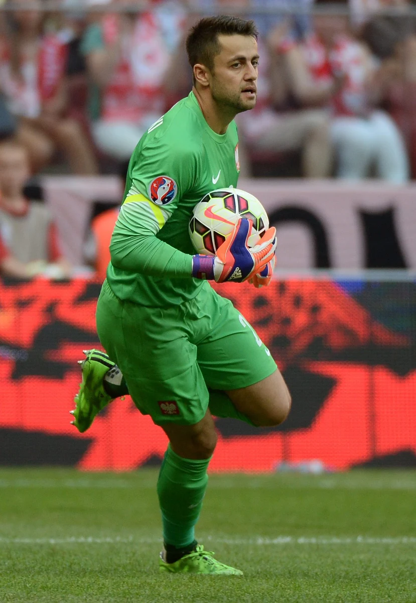 „Nie możemy jeszcze powiedzieć, że jedziemy na mistrzostwa Europy we Francji. Gdybyśmy tak stwierdzili, to w przyszłości moglibyśmy dostać kopniaka za pychę" - powiedział po wygranym meczu z Gruzinami piłkarz polskiej reprezentacji Łukasz Fabiański. Biało-czerwoni wygrali 4:0.