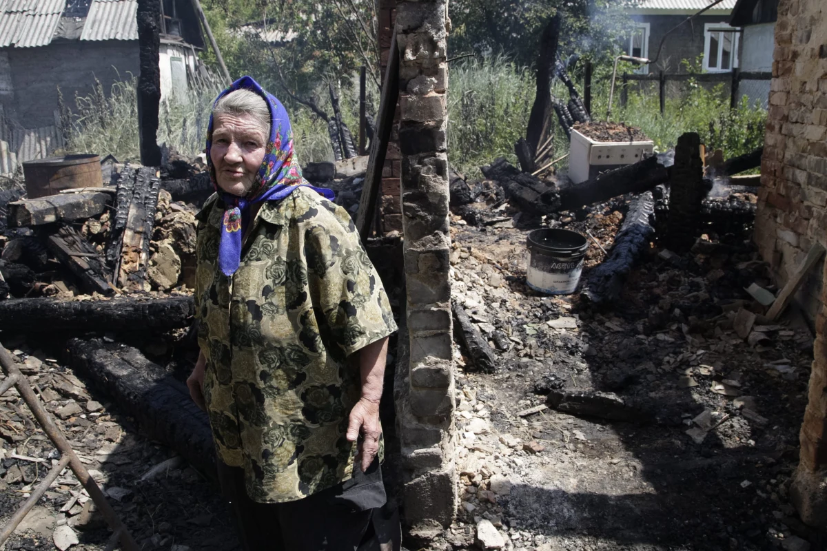 Konwój z pomocą humanitarną wyruszył z Polski na Ukrainę. Ciężarówki udostępniła straż pożarna. Zawiozą m.in. do Zaporoża 160 ton ładunku, w tym żywność i środki higieniczne. W Kijowie polski konwój połączy się z ciężarówkami niemieckimi.