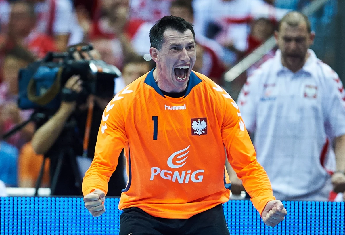 "Mecz z Danią to ważny pojedynek dla promocji naszej dyscypliny, to też nasz ostatni sprawdzian w hali w Krakowie"- mówi w RMF FM Sławomir Szmal, bramkarz reprezentacji piłkarzy ręcznych. Szczypiorniści w sobotę zagrają w Krakowie towarzysko z Duńczykami. Z kolei w piątek poznają grupowych rywali przyszłorocznych Mistrzostw Europy. 