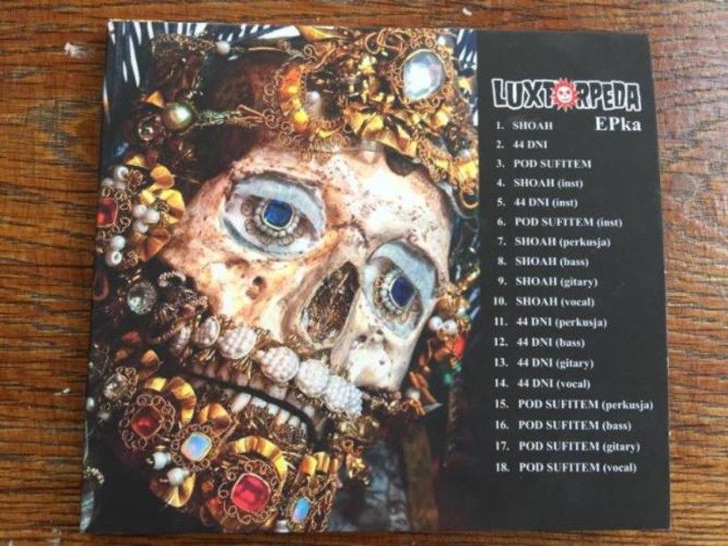 Grupa Luxtorpeda wydała "EP-kę" zawierającą trzy nowe utwory. Nagrania zostały także udostępnione do odsłuchu.