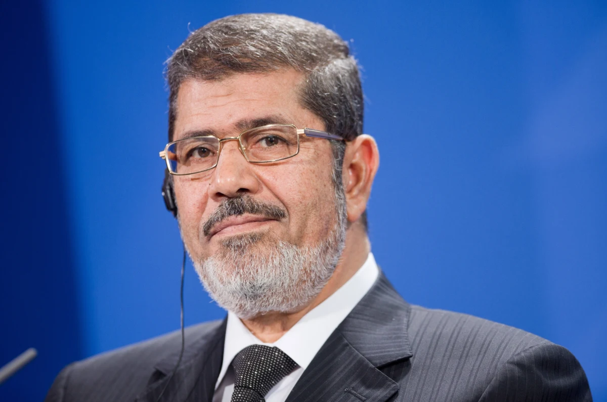 Egipski sąd skazał we wtorek byłego prezydenta Mohammeda Mursiego na dożywocie za szpiegostwo na rzecz palestyńskiego Hamasu, libańskiego Hezbollahu i Iranu. W tej samej sprawie 25 lat więzienia dostał przywódca duchowy Bractwa Muzułmańskiego Mohammed Badi.