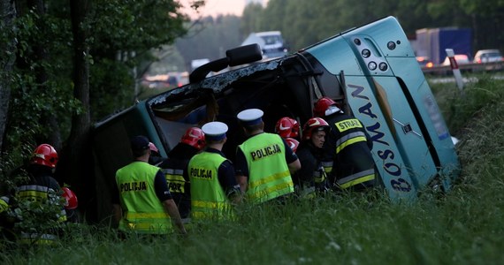 Zarzut nieumyślnego spowodowania katastrofy lądowej dla kierowcy, który w kierował autokarem z dziećmi w Romanowie pod Częstochową. Po wypadku do szpitala trafiło 49 osób.