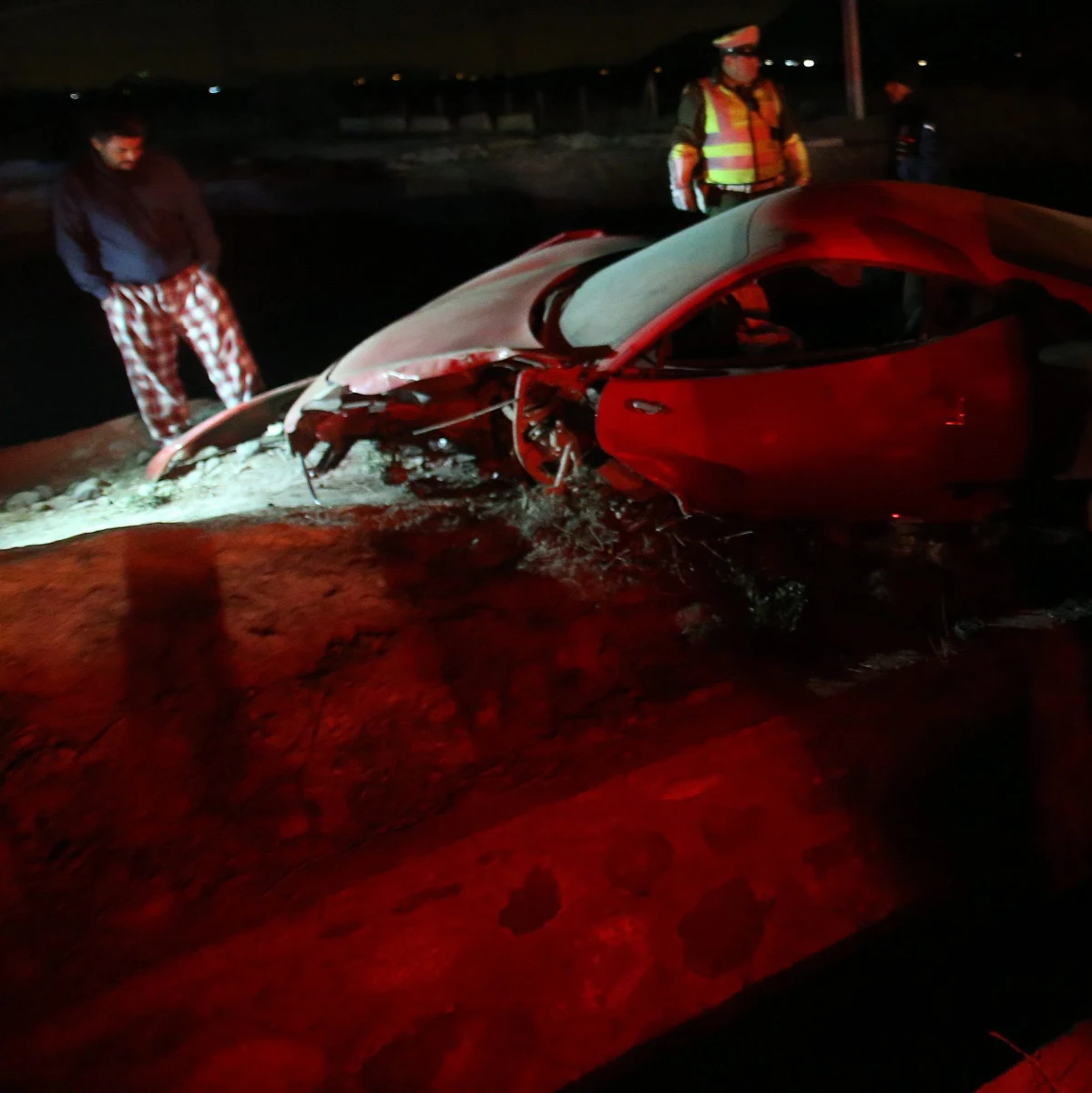 Miało być święto futbolu i walka o medal, jest… wielki skandal z liderem reprezentacji w roli głównej. Arturo Vidal, kluczowy zawodnik drużyny narodowej Chile - gospodarza trwającego Copa America, spowodował w nocy pod wpływem alkoholu wypadek samochodowy. Pomocnik Juventusu Turyn wjechał swoim ferrari w dwa inne auta.