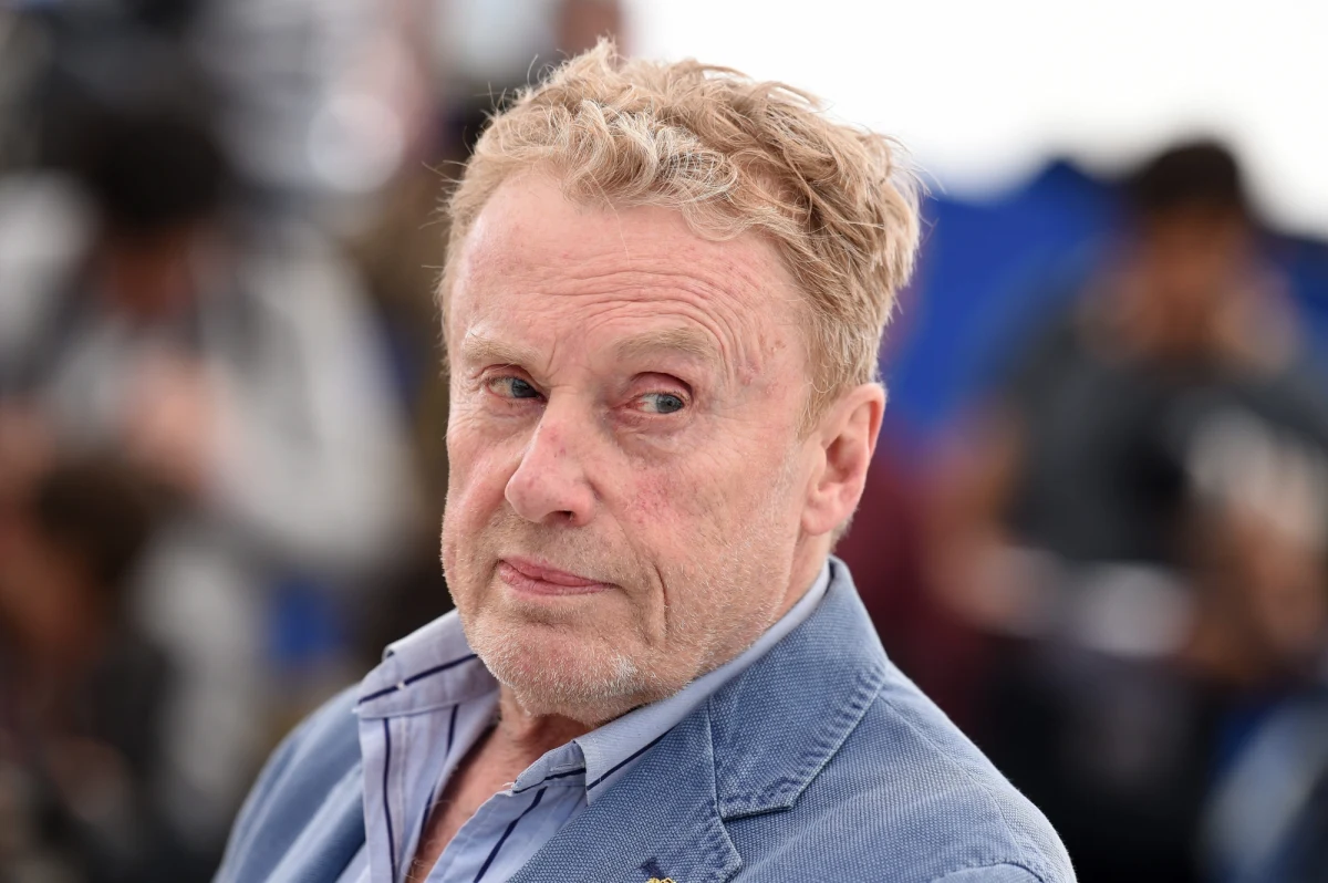 Daniel Olbrychski został zatrzymany w Podkowie Leśnej pod Warszawą za prowadzenie samochodu pod wpływem alkoholu. Informację o zdarzeniu otrzymaliśmy na Gorącą Linię RMF FM. Informację z Gorącej Linii potwierdziła policja. Aktor miał w wydychanym powietrzu 0,9 promila alkoholu.