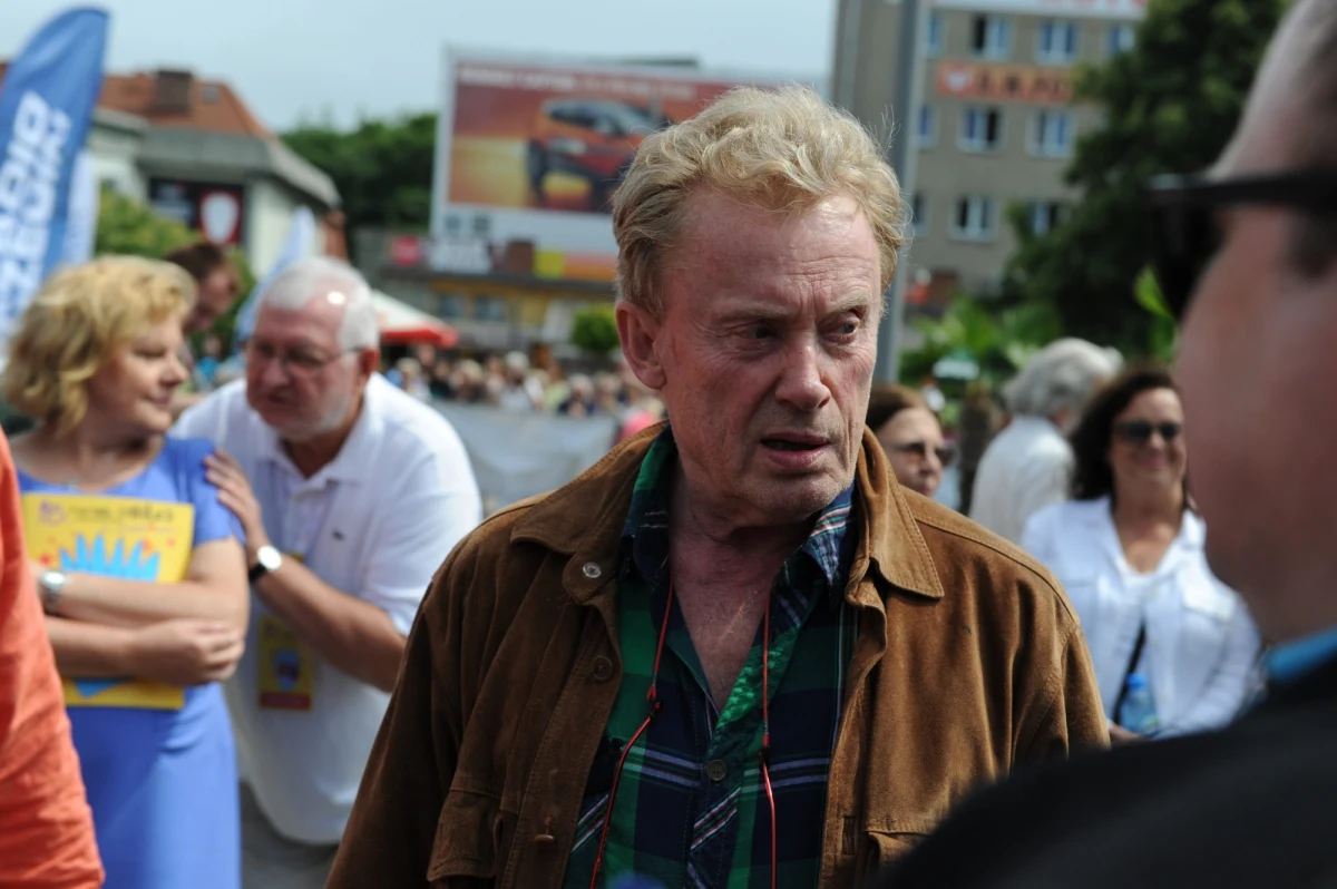 "Zapamiętam tę nauczkę na całe życie" - w ten sposób Daniel Olbrychski komentuje zatrzymanie go przez policję za jazdę pod wpływem alkoholu. Aktor w wydychanym powietrzu miał 0,9 promila. Olbrychski w rozmowie z RMF FM zapewnia, że zamierza dobrowolnie poddać się karze.