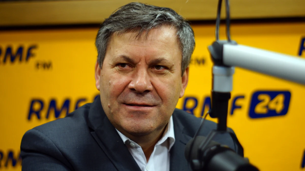 Czy PSL zmieni swoje kierownictwo? Coraz więcej słychać o tym, że w partii narasta bunt przeciwko Januszowi Piechocińskiego. Co z nowym marszałkiem Sejmu? Czy w zamian za podpisanie ustawy o ochronie gruntów rolnych PSL poprze kandydatkę PO? PiS nie wyklucza, że zaakceptowałby kandydaturę Józefa Zycha. Czy ludowcy są gotowi opuścić koalicję? W czwartek gościem Konrada Piaseckiego w Kontrwywiadzie RMF FM będzie wicepremier, minister gospodarki i szef PSL Janusz Piechociński. 