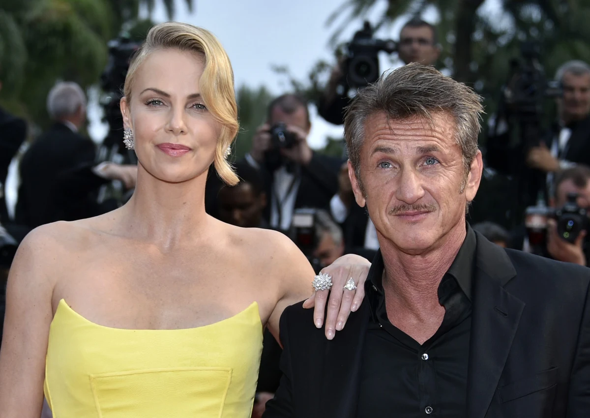 Koniec związku jednej z najgorętszych par show-biznesu. Charlize Theron i Sean Penn ogłosili, że się rozstają. 