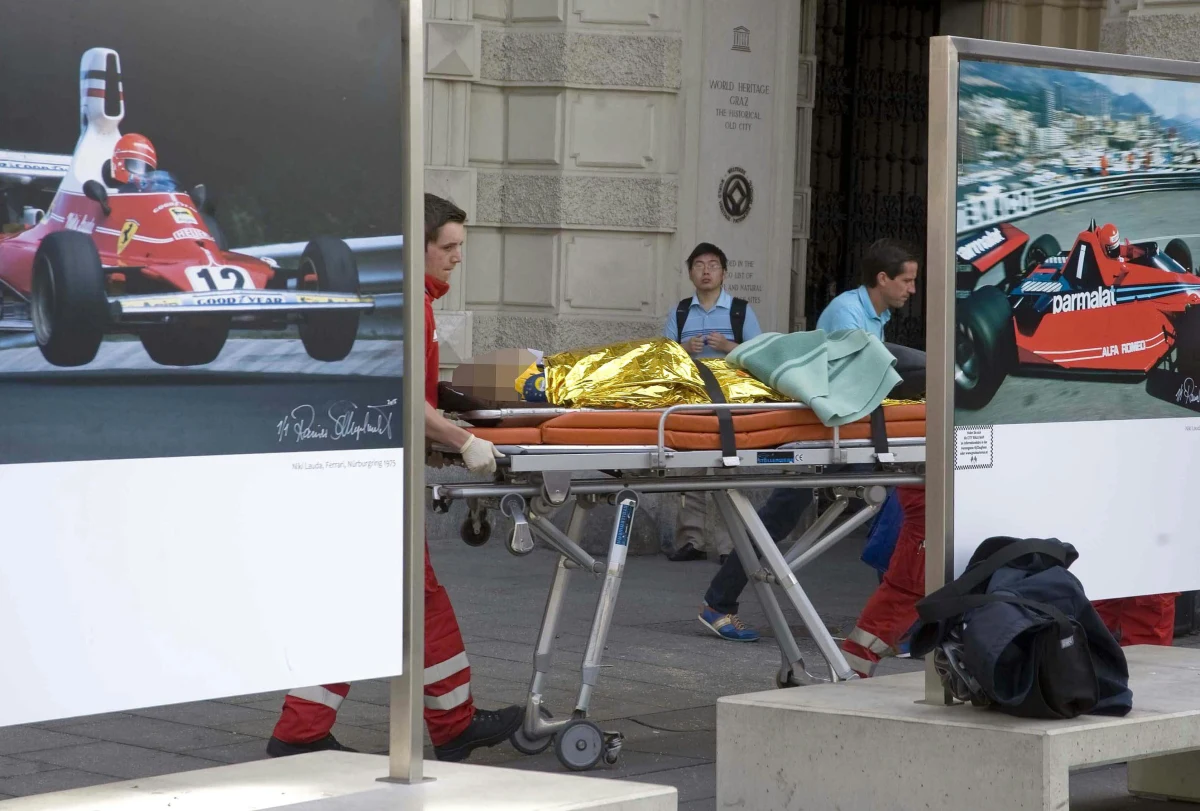 Mężczyzna za kierownicą samochodu terenowego szalał po centrum Grazu w południowo-wschodniej Austrii. Zabił co najmniej trzy osoby, w tym małe dziecko, i ranił 34. Stan niektórych rannych jest krytyczny.