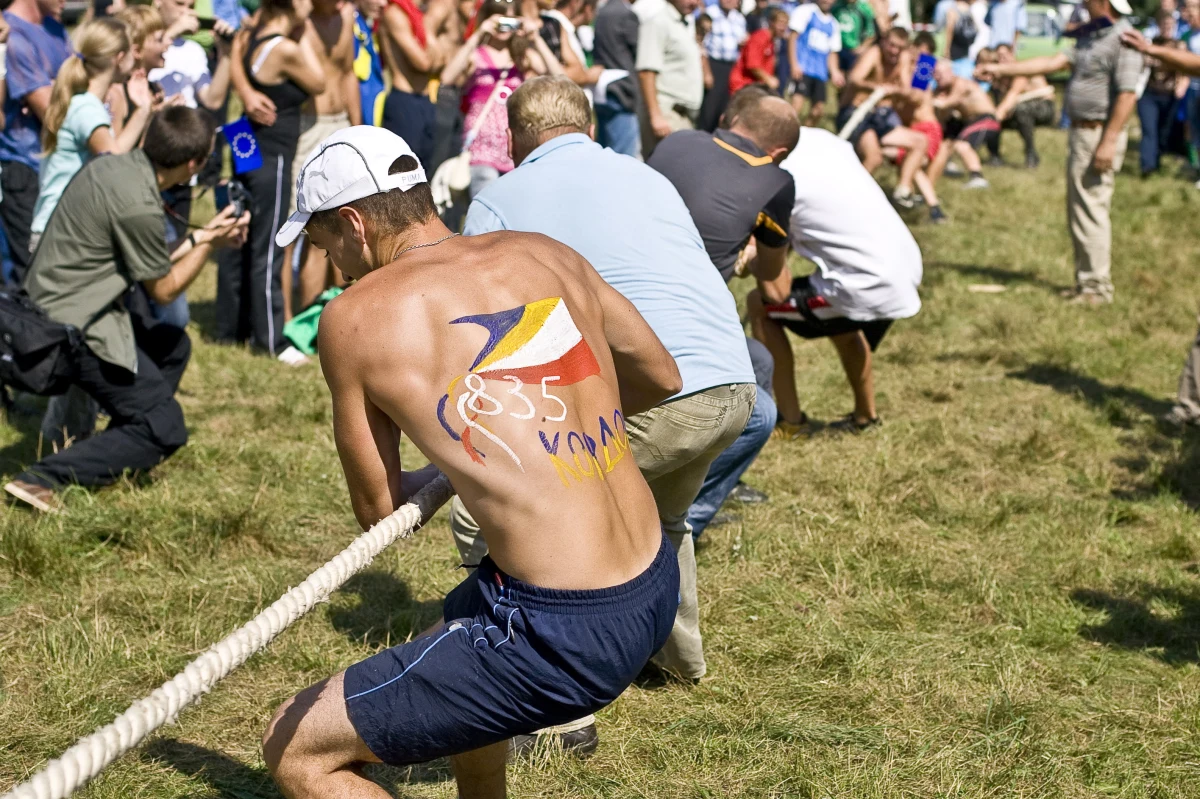 26 dyscyplin znalazło się na liście potencjalnych nowych sportów olimpijskich, opublikowanej przez MKOL. Trzy z nich zostaną włączone do programu Igrzysk Olimpijskich w 2020 roku. "Jesteśmy jedynym sportem zespołowym, na dodatek mogą u nas rywalizować drużyny mieszane" - zachwala w RMF FM prezes Polskiego Związku Przeciągania Liny Dariusz Bajkowski. 