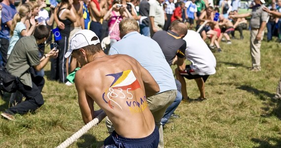 26 dyscyplin znalazło się na liście potencjalnych nowych sportów olimpijskich, opublikowanej przez MKOL. Trzy z nich zostaną włączone do programu Igrzysk Olimpijskich w 2020 roku. "Jesteśmy jedynym sportem zespołowym, na dodatek mogą u nas rywalizować drużyny mieszane" - zachwala w RMF FM prezes Polskiego Związku Przeciągania Liny Dariusz Bajkowski. 