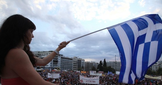 W poniedziałek w Brukseli rozpocznie się nadzwyczajny szczyt strefy euro poświęcony ratowaniu Grecji. Pożyczkodawcy czekają na nowe propozycje ze strony tamtejszych władz, które do tej pory nie chciały iść na ustępstwa. 