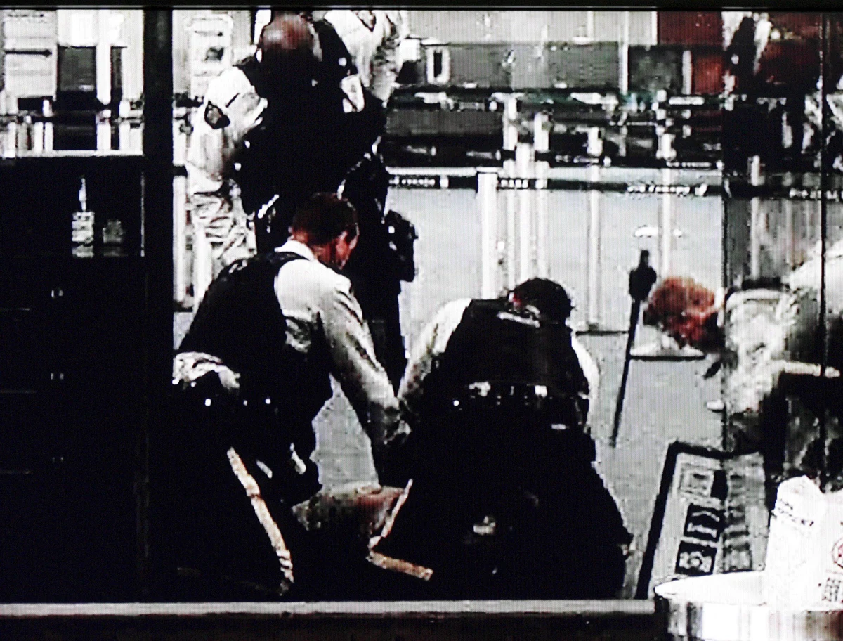 Kwesi Millington, policjant, który kilkakrotnie raził paralizatorem Roberta Dziekańskiego na lotnisku w Vancouver został skazany na 2,5 roku więzienia. Do tragedii doszło w 2007 roku. W konsekwencji działań funkcjonariusza Polak zmarł.