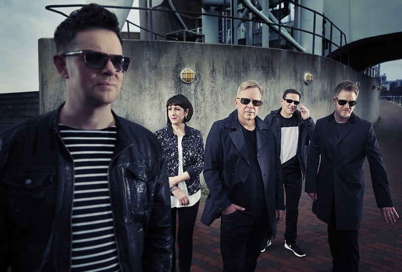 Fani zespołu New Order długo czekali na ten moment. Po długiej przerwie formacja ponownie weszła do studia, czego rezultatem jest album "Music Complete". Nowa płyta trafi na półki sklepowe 25 września. Jest to pierwszy album zespołu od 2005 roku.