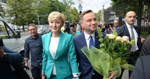 "To będzie mój absolutnie pierwszy projekt" - mówi prezydent elekt Andrzej Duda o projekcie ustawy ws. wieku emerytalnego. W rozmowie z Polską Agencją Prasową zapowiedział, że zamierza go złożyć po zaprzysiężeniu, jeszcze w sierpniu.