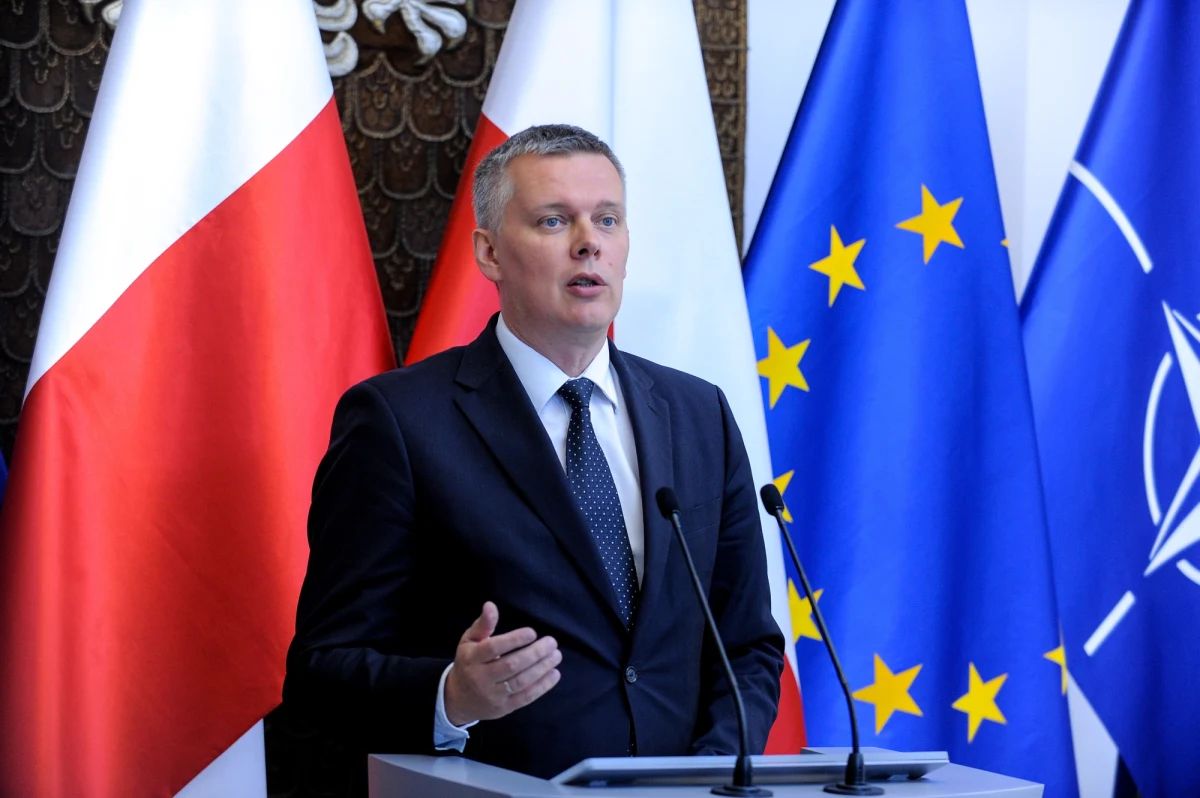 "Spodziewam się, że decyzja, gdzie w Polsce zostanie rozmieszczony amerykański sprzęt wojskowy, jest kwestią tygodni" – powiedział dziennikarzom w Brukseli wicepremier, szef MON Tomasz Siemoniak.